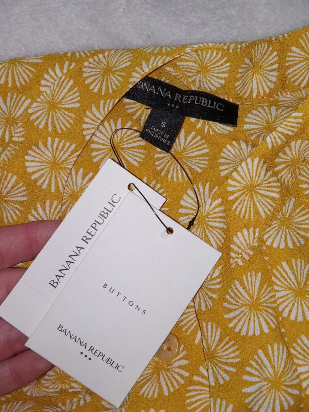 Banana Republic Yellow Floral Blouse NWT Size S Lightweight Preppy Cottagecore